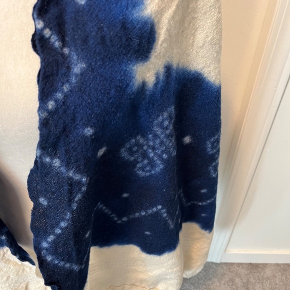 Women’s wool scarf - Picture 3 of 10